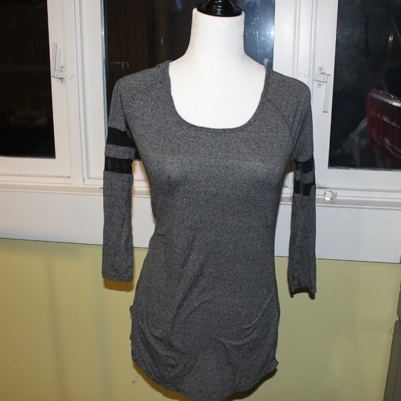 Grey garage shirt🌟 - Picture 1 of 3